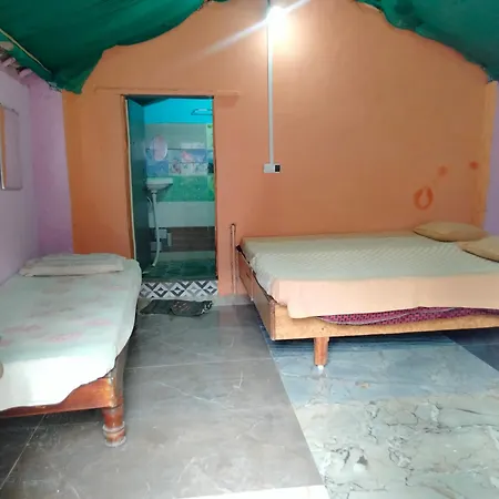 Goldengarden Cottages Hampi Room photo