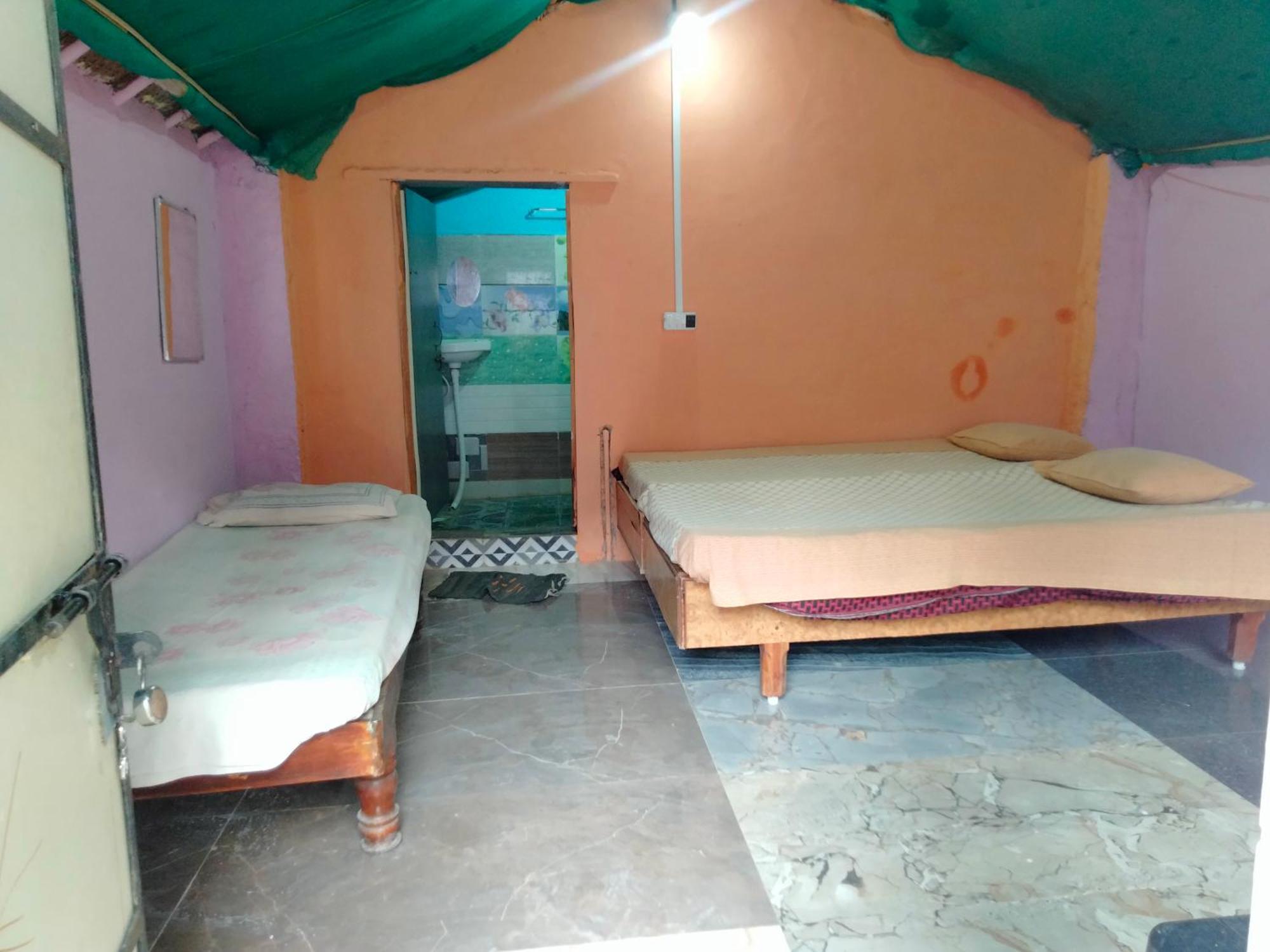 Homestay Goldengarden Hampi
